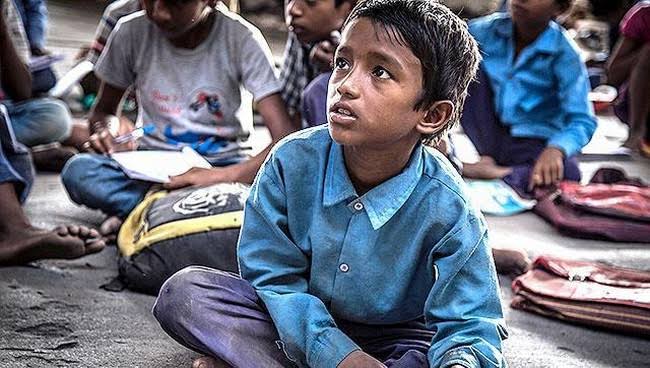 शिक्षा पर कसा नवउदारवादी शिकंजा