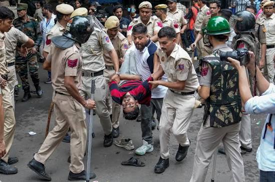 जंतर-मंतर पर दिल्ली पुलिस द्वारा किए गए अत्यधिक बल प्रयोग की बर्बरता एवं जवाबदेही