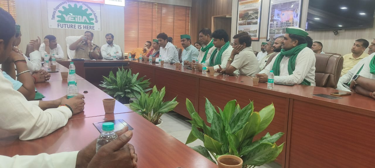 किसान संगठनों के दबाव में झुकी टोल कंपनी, यमुना एक्सप्रेसवे पर किसानों की टोल सुविधा बहाल, 3 जुलाई का धरना स्थगित