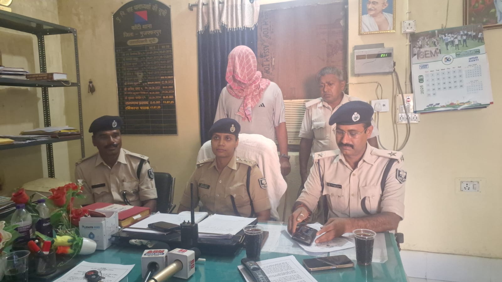 मुजफ्फरपुर में लूट की फर्जी कहानी का खुलासा, संपत्ति हड़पने की साजिश रचने वाला आरोपी देवघर से गिरफ्तार