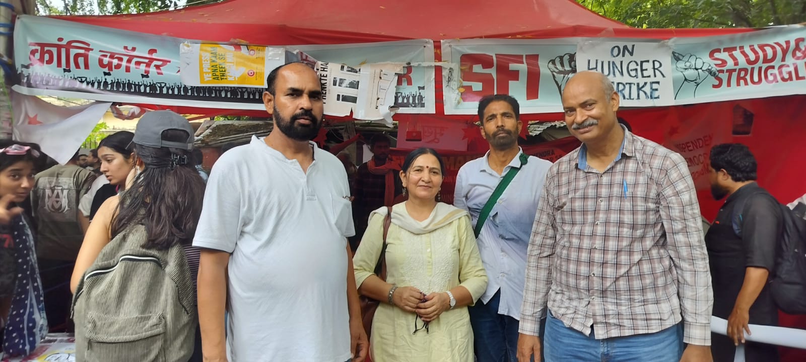 दिल्ली पुलिस की दमनकारी कार्रवाई के विरोध में जंतर-मंतर पर सीटू का जोरदार प्रदर्शन