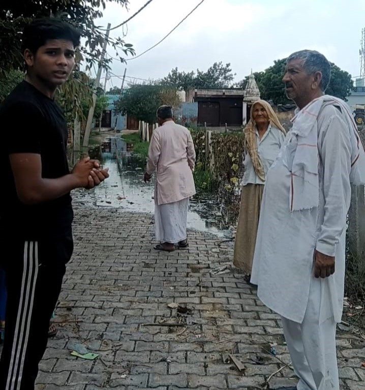 रुपेश वर्मा ने जंतर मंतर पर छात्रों पर हुए लाठीचार्ज की घोर निंदा करते हुए बताया लोकतंत्र!