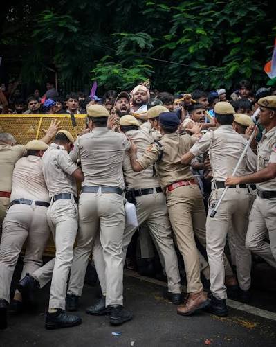 अभी और कुछ देखना बाकी है, अभी भी है क्या अंधभक्ति ?