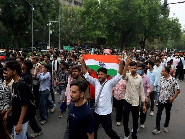 ‘छात्राओं के साथ छेड़छाड़, पुलिस पर FIR की मांग’, CJP के आंदोलन पर HC में सुनवाई, आया बड़ा आदेश
