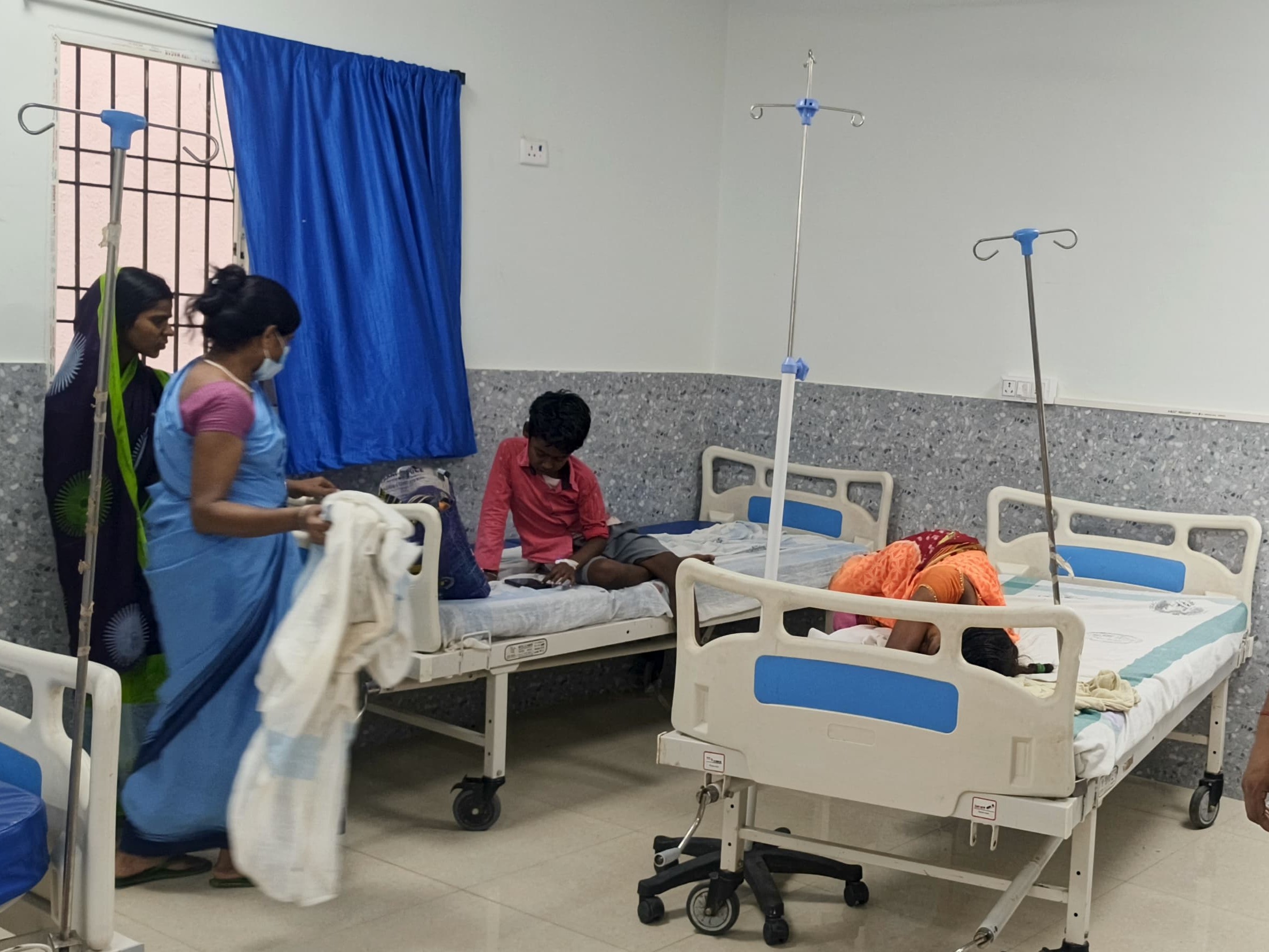 दौसा में फूड प्वाइजनिंग से मचा हड़कंप, घर की दाल खाने से एक ही परिवार के 7 लोग पहुंचे अस्पताल
