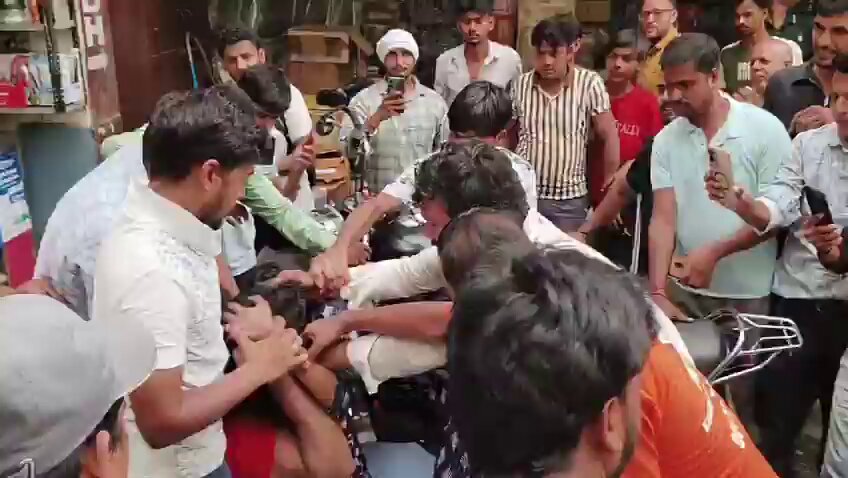 ‘हिंदू होकर मुसलमान के साथ घूमती हो’, मुजफ्फरनगर मामले में युवती की आपबीती, कहा- महताब को बुरी तरह पीटा