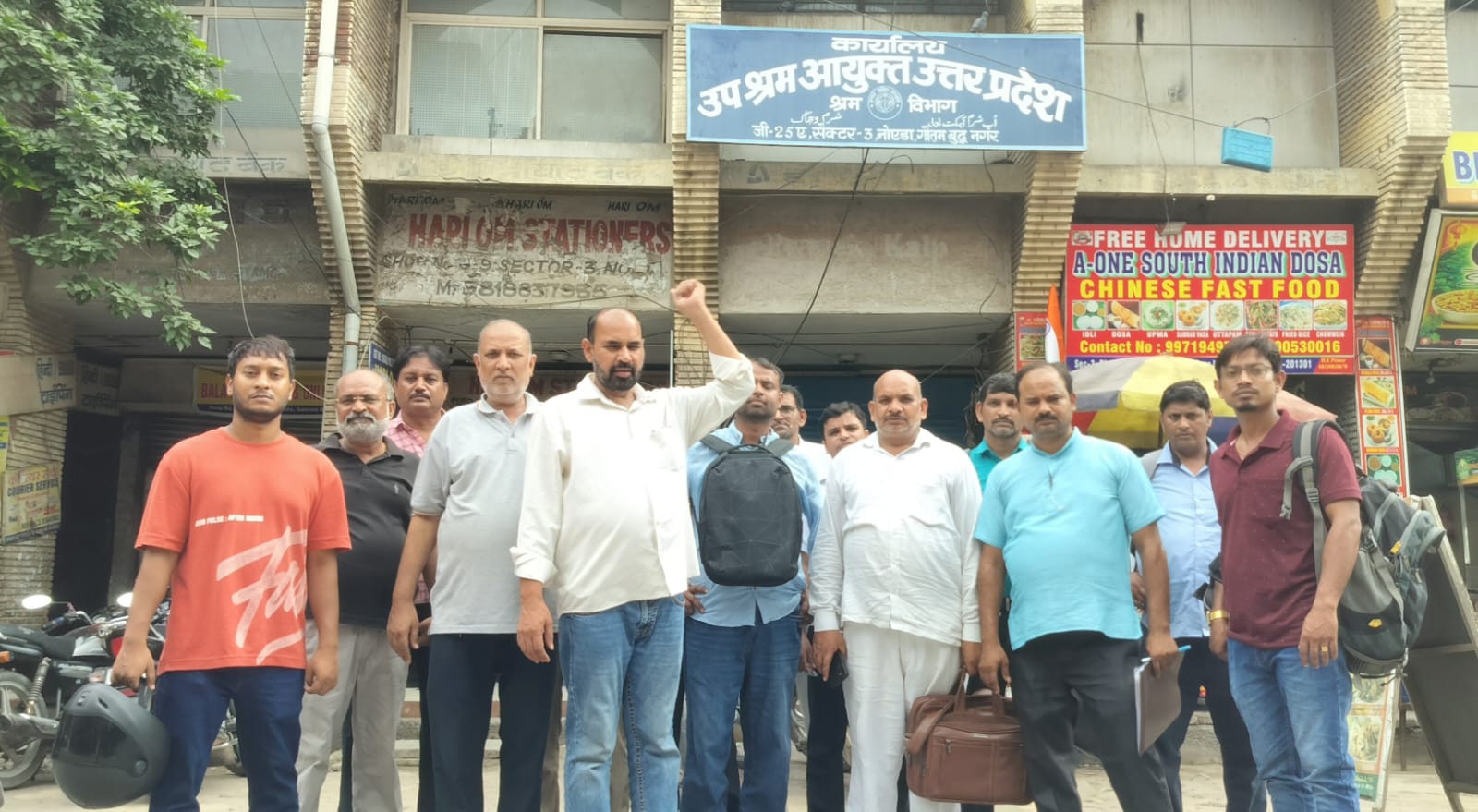 डीआईसी इंडिया लिमिटेड, सी-55 नोएडा में श्रम कानूनों की धज्जियां उड़ाते हुए 6 श्रमिकों की अवैध छंटनी, श्रम विभाग के नोटिस को भी दिखा रहा ठेंगा – श्रमिकों ने दिया 27 अगस्त तक का अल्टीमेटम, नहीं माना तो परिवार संग कंपनी गेट पर अनिश्चितकालीन धरना