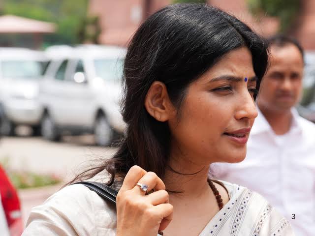 UP में महिलाओं को पैसे बांटेगी BJP? डिंपल यादव बोलीं- ‘बिहार, महाराष्ट्र में देखा…’