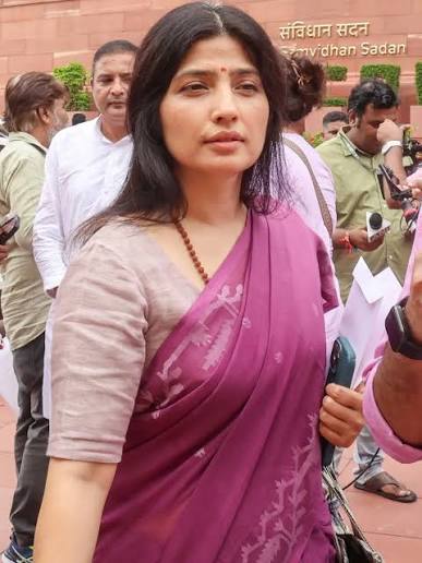 सपा सांसद डिंपल यादव बोलीं- गृह मंत्री सदन में बयान क्यों नहीं दे रहे?