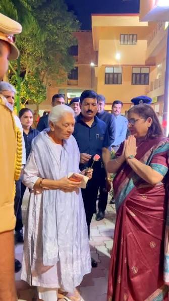 आनंदीबेन ने गोरखपुर यूनिवर्सिटी में किया गुजरात का जिक्र, अखिलेश यादव बोले- खुल गई पोल