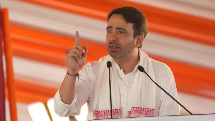 ‘ये कोई PDA नहीं, पीड़ा और बौखलाहट है’, अखिलेश पर बरसे जयंत चौधरी