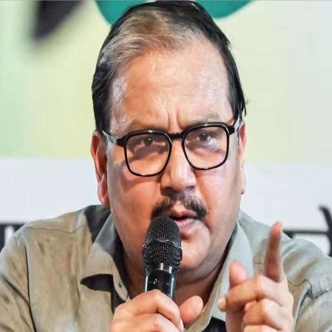 स्कूल में हिजाब नहीं! HC के फैसले पर RJD सांसद बोले- ‘दबाव में करना पड़े तो…’