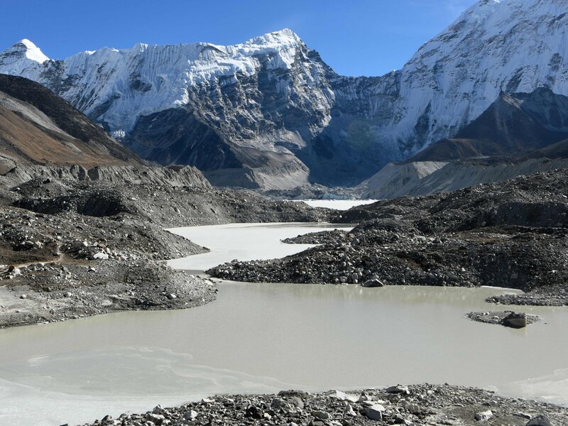 नेपाल में ग्लेशियर झील फटने से आई बाढ़, भारत की बढ़ी टेंशन – हिमालय में 200 झीलों से खतरा