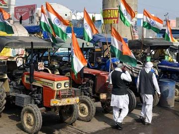 किसानों ने दिया देशभक्ति का संदेश, भारत-पाक सीमा से सटे इलाकों में निकाली तिरंगा रैली