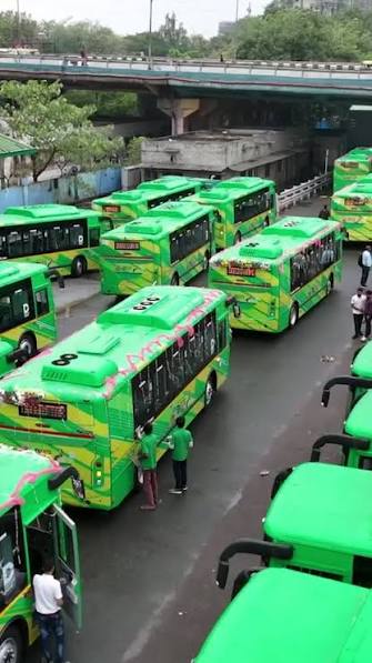 छठ पर बिहार जाने वालों को मिलेगी राहत, दिल्ली सरकार चलाएगी बसें