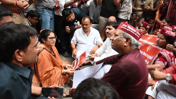 संजय निषाद की शिकायत का असर? गोंडा आने से पहले पूर्व मंत्री राजपाल कश्यप हाउस अरेस्ट