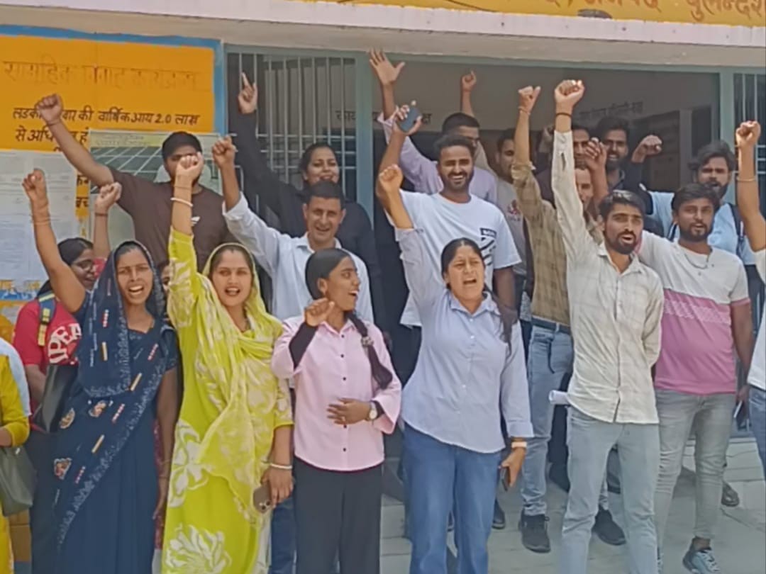 यूपी में मानी गई पंचायत सहायकों की बात, मिलेंगे 9000 रुपए महीना, वापस होंगे मुकदमे