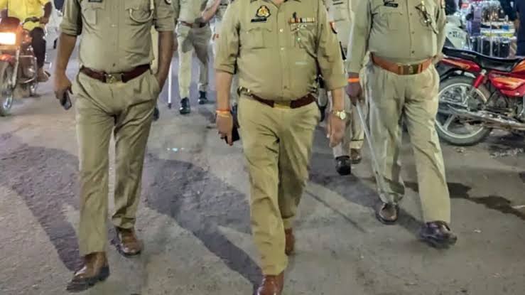 उत्तर प्रदेश पुलिस तेजी से अपनी विश्वसनीयता खो रही है