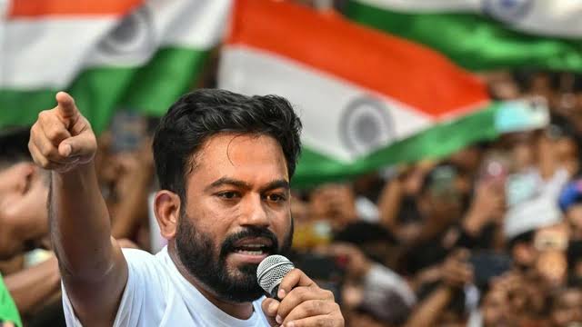 शिवाजी पार्क प्रोटेस्ट : केस दर्ज होने पर बोले अभिजीत दीपके – ‘हम भी…’