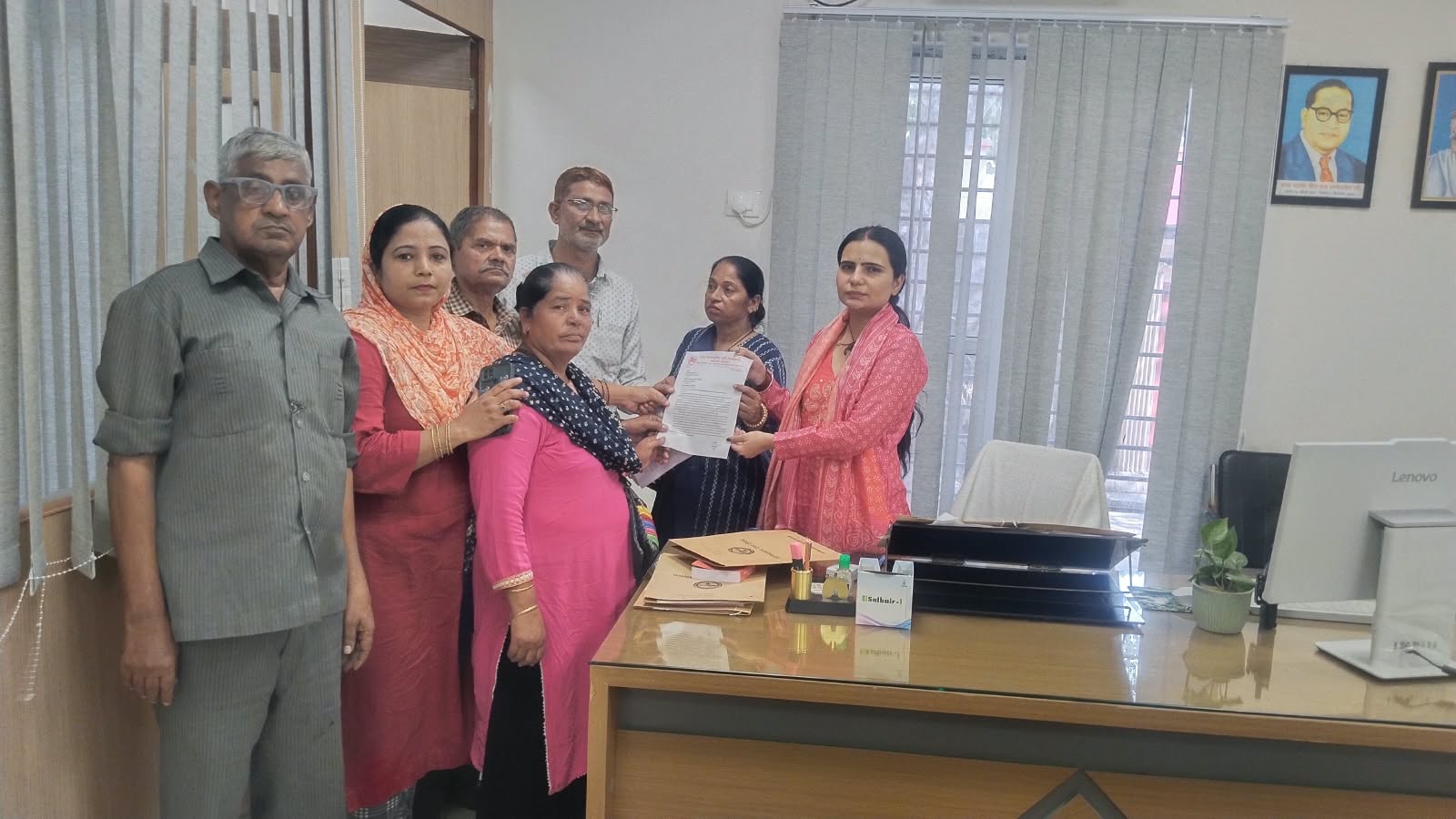 पानी की किल्लत से जूझ रही झुग्गी बस्तियों की महिलाएं 15 अक्टूबर को नोएडा प्राधिकरण का घेराव करेंगी