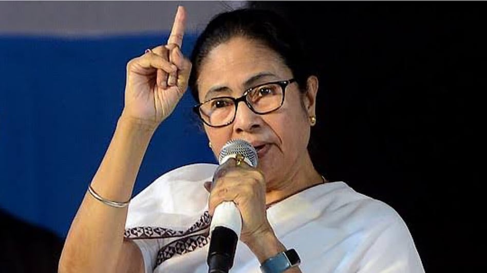कोलकाता हादसे पर सत्ता पक्ष और विपक्ष आमने सामने, TMC ने पूछा- ‘CM के भतीजे की गिरफ्तारी कब’