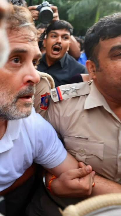 जंतर मंतर पर प्रतिपक्ष नेता राहुल गांधी गिरफ्तार