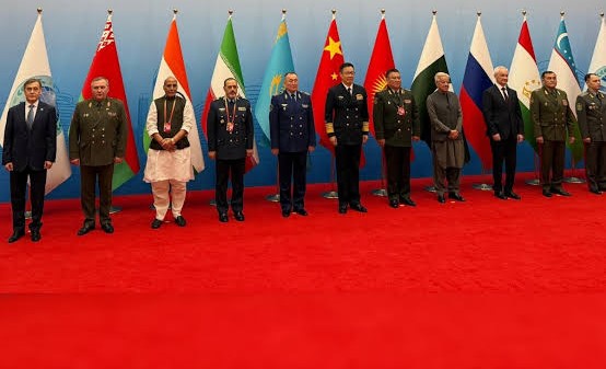 ‘दोहरा मापदंड नहीं चलेगा’, SCO में इशाक डार के सामने राजनाथ ने उड़ाई PAK की धज्जियां!