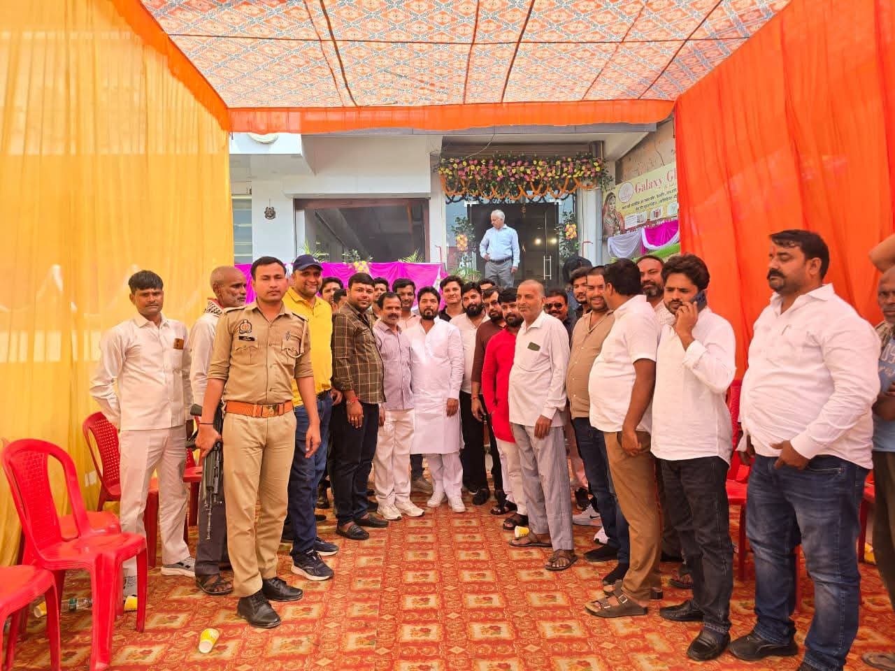गोरखपुर में ‘पी.पी. ब्रदर्स लेडीज गारमेंट्स’ का भव्य शुभारंभ, पूर्व विधायक जय चौबे ने फीता काटकर किया उद्घाटन